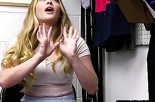 Big tits teen kleptomaniac Lindsay Lee will plead for learn to stop stealing and had to fuck her way out