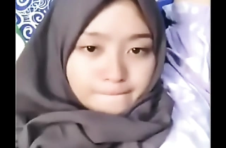 Cewek jilbab host binal menggoda. ( Operative Video : XXX porn za.uy/JEO8Z )