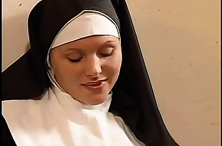 Muda biarawati cinta anal seks dan mengisap penis besar