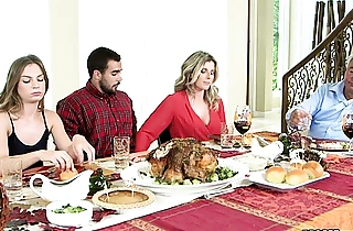 Moms bang teen - non-standard family thanksgiving