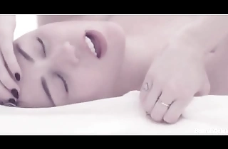 Miley cyrus in dote on u 2013