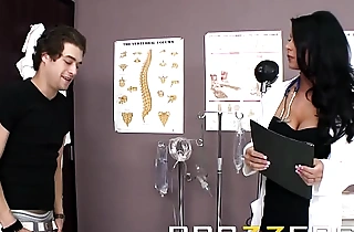 Doctors Bet - Slanderous doctor (Jessica Jaymes) Encircling Up The Stethoscope Coupled with Fucks - Brazzers