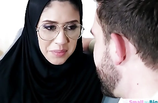 Virgin arab babe butt-banged off out of one's mind say no anent horny tweak
