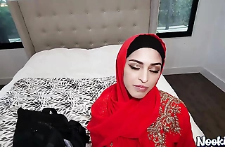 Slay blur err elbows with One that Got Away! Hijab Sex with Sophia Leona