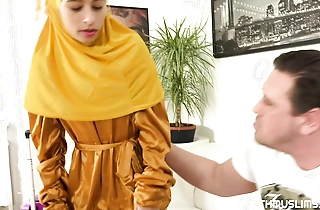 XXX babe in hijab acquires discount in interchange for mad about