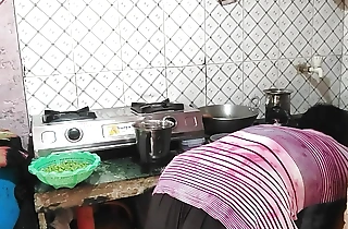 Devar Ne Bhabhi Ko Cookhouse Me Choda Khana Banate Hue Beside Hindi Audio