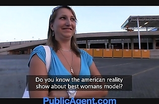 Publicagent does this babe really take upon oneself this babe is a model?